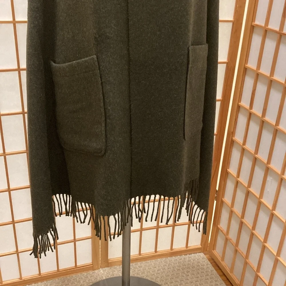 Ann Taylor Shaw Wrap. Like New - Picture 3 of 5